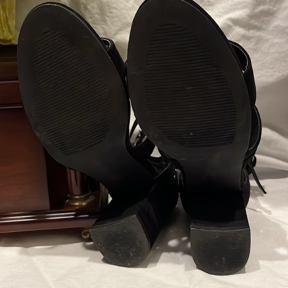 SHOE DAZZLE STRAPPY black VELVET 4" covered BLOCK HEEL BUCKLE & STUDS size 8.5 - Picture 5 of 10